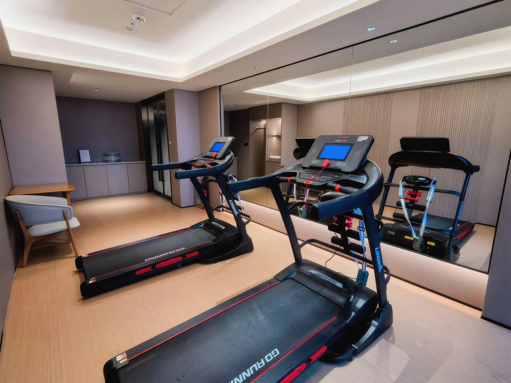 Xianze Hotel (Guangzhou North Railway Station Huadu Auto City Metro Station Branch) 32/40