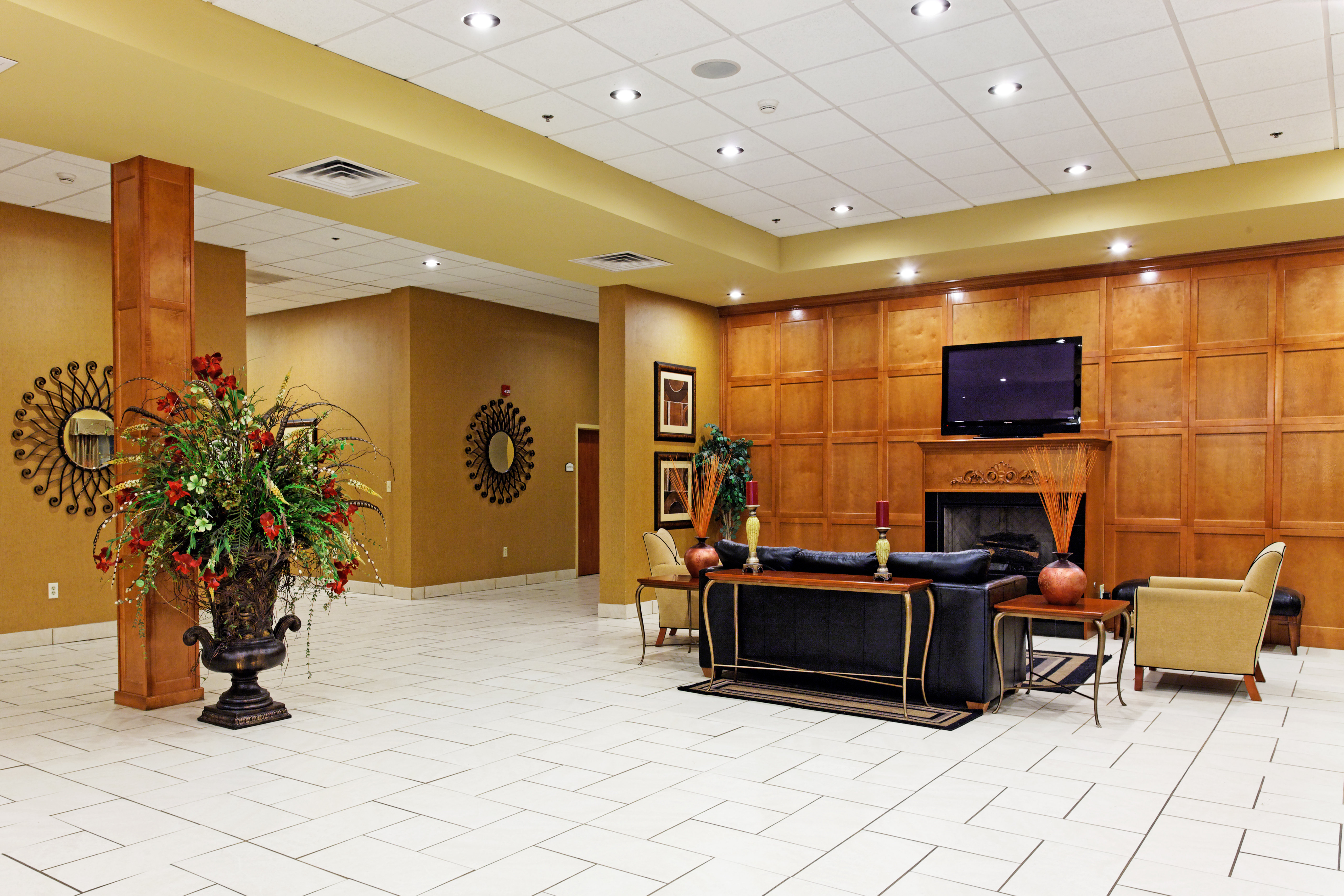 Holiday Inn Batesville 7/39