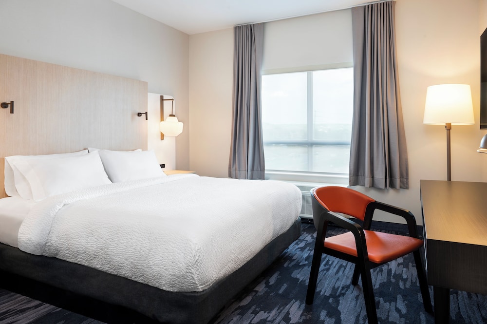 Fairfield Inn & Suites by Marriott North Bay 17/50