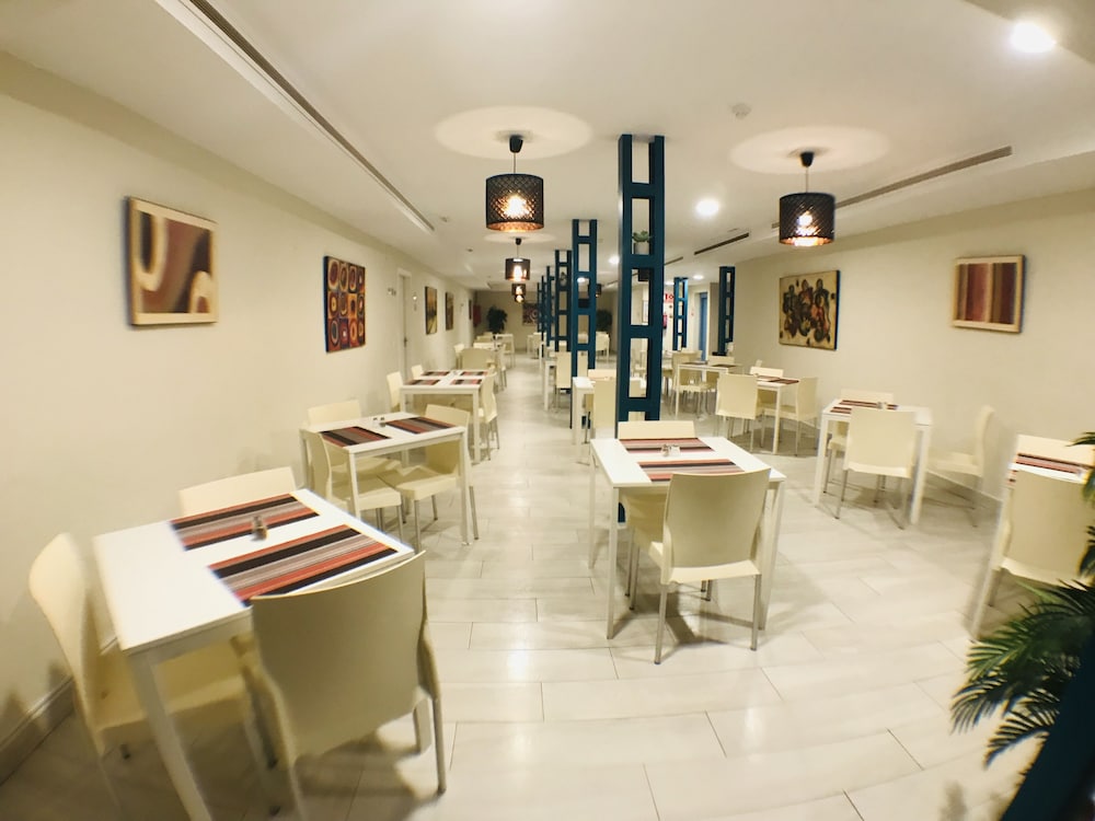 Hotel Los Jazmines 56/69