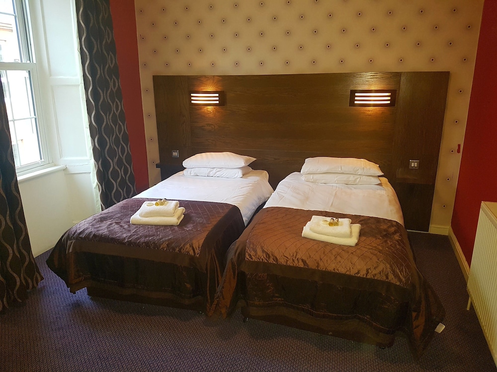 The Queensberry Hotel And Restaurant Ltd 8/36