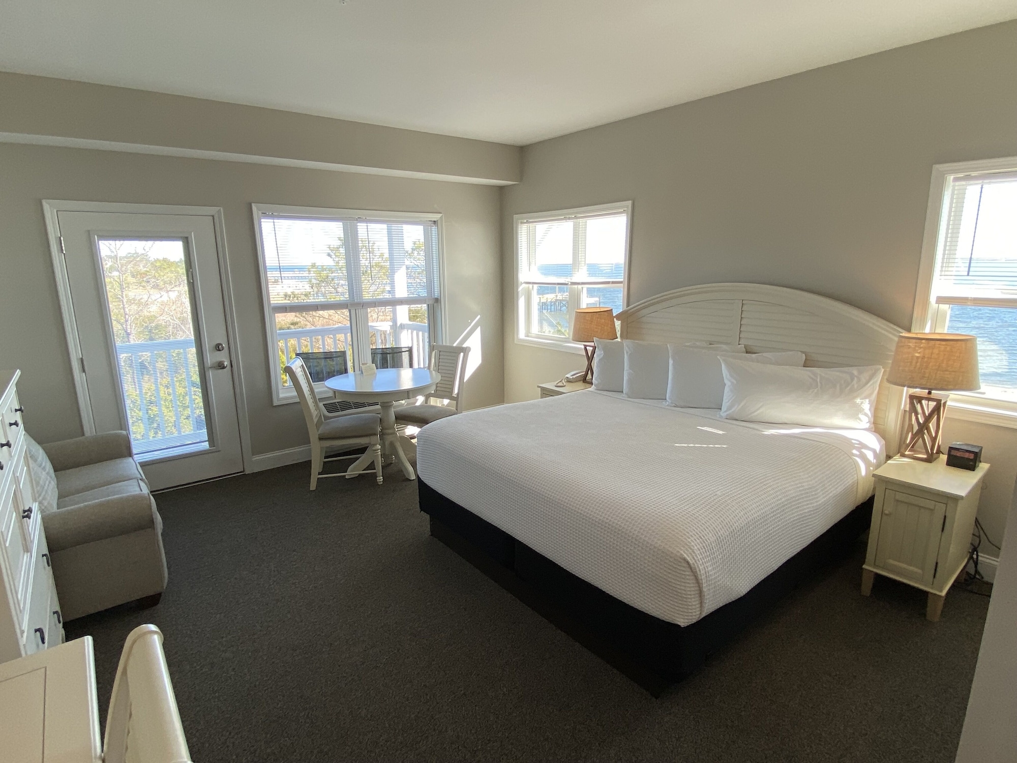 1 Bedroom, Deluxe, Studio, King Bed, River View, Balcony