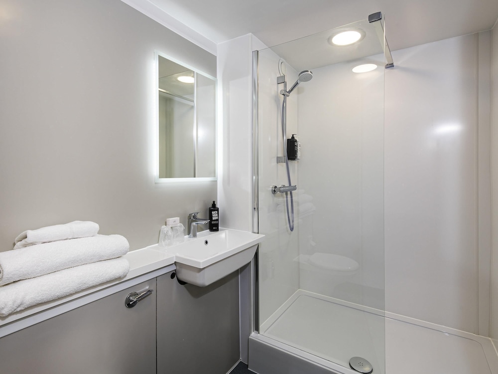 Ibis Plymouth 49/50
