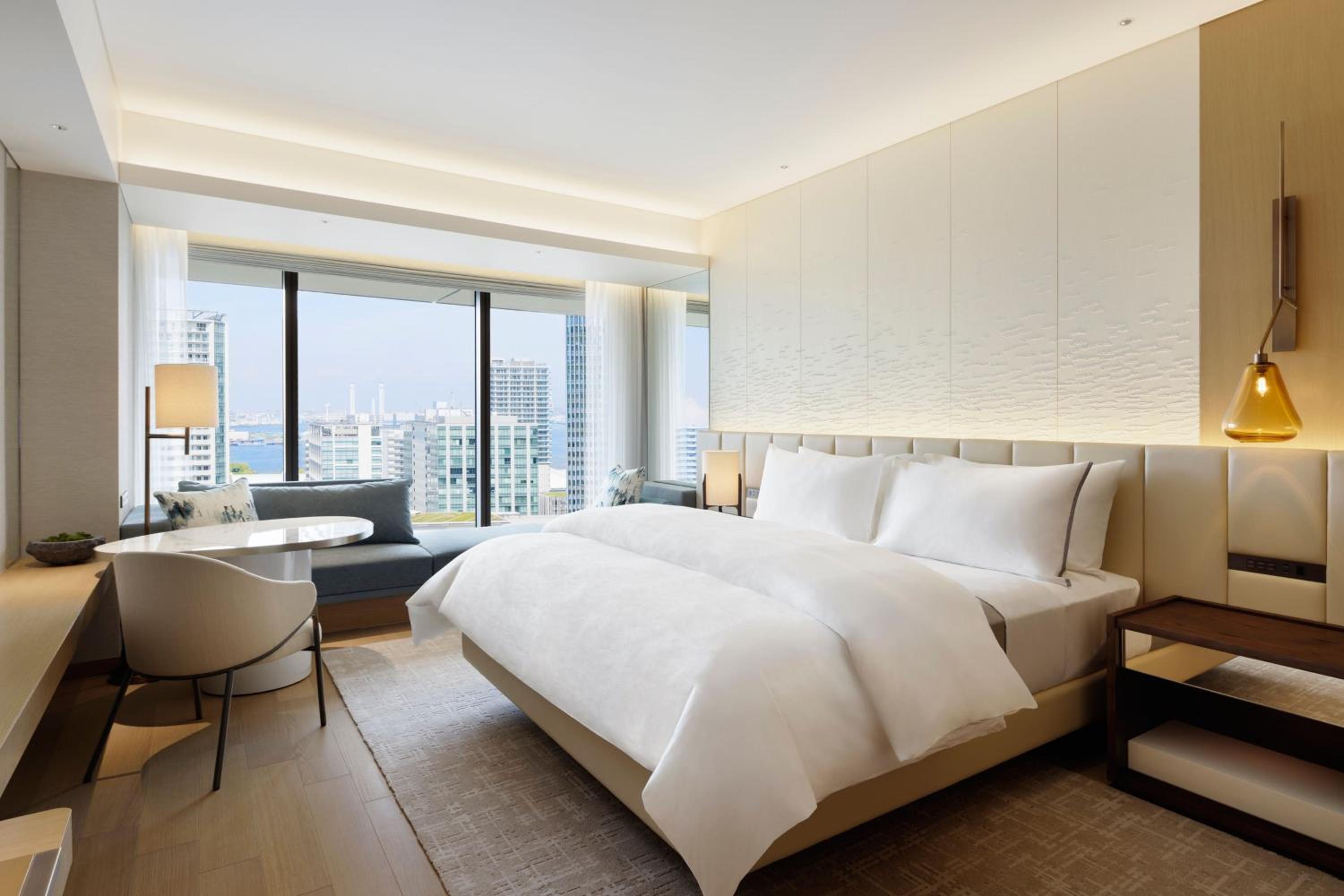Room, King Bed, City View, Bay Side