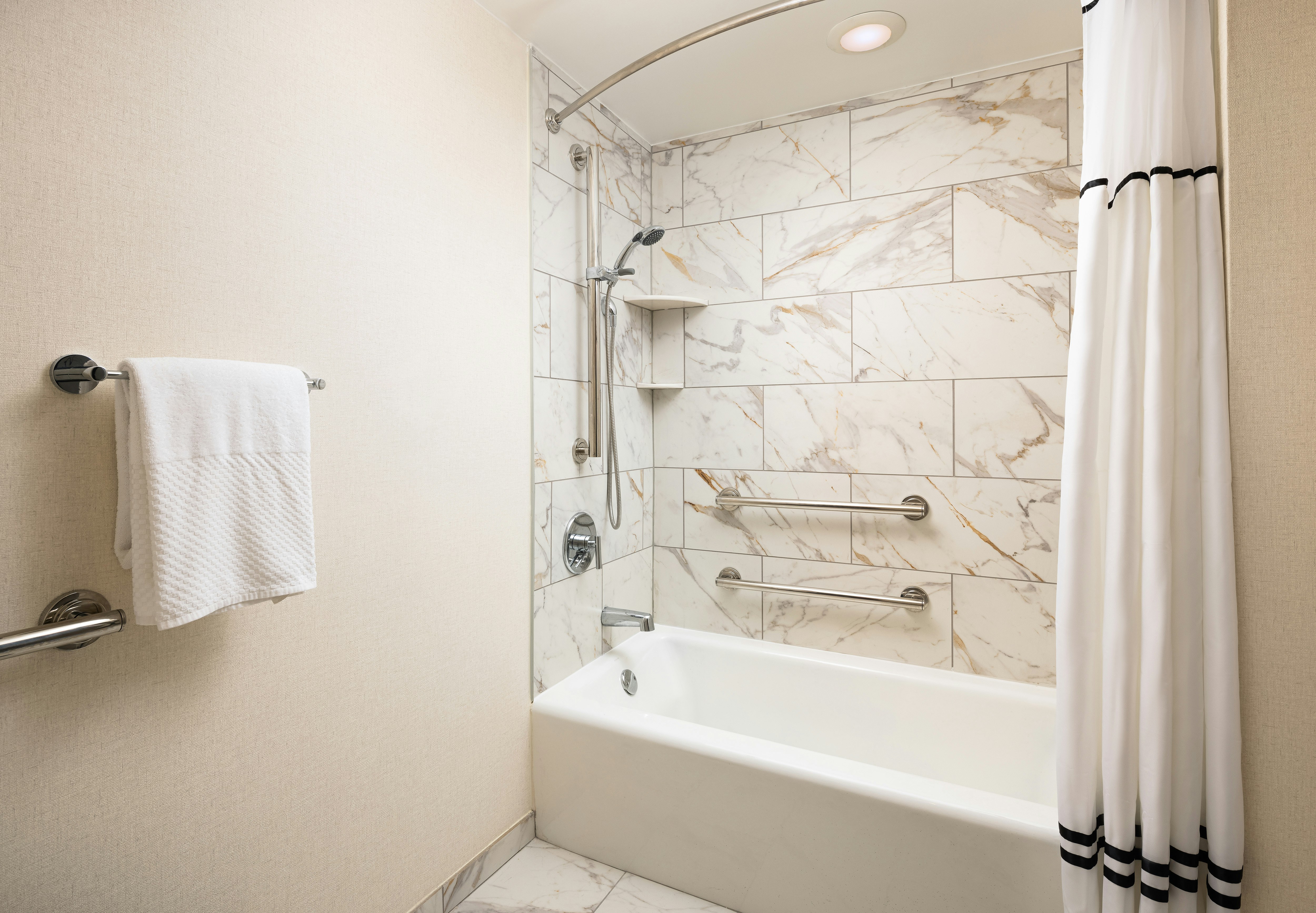 جناح بسرير كينج لذوي الإعاقة، Embassy Suites Atlanta Buckhead 5/5