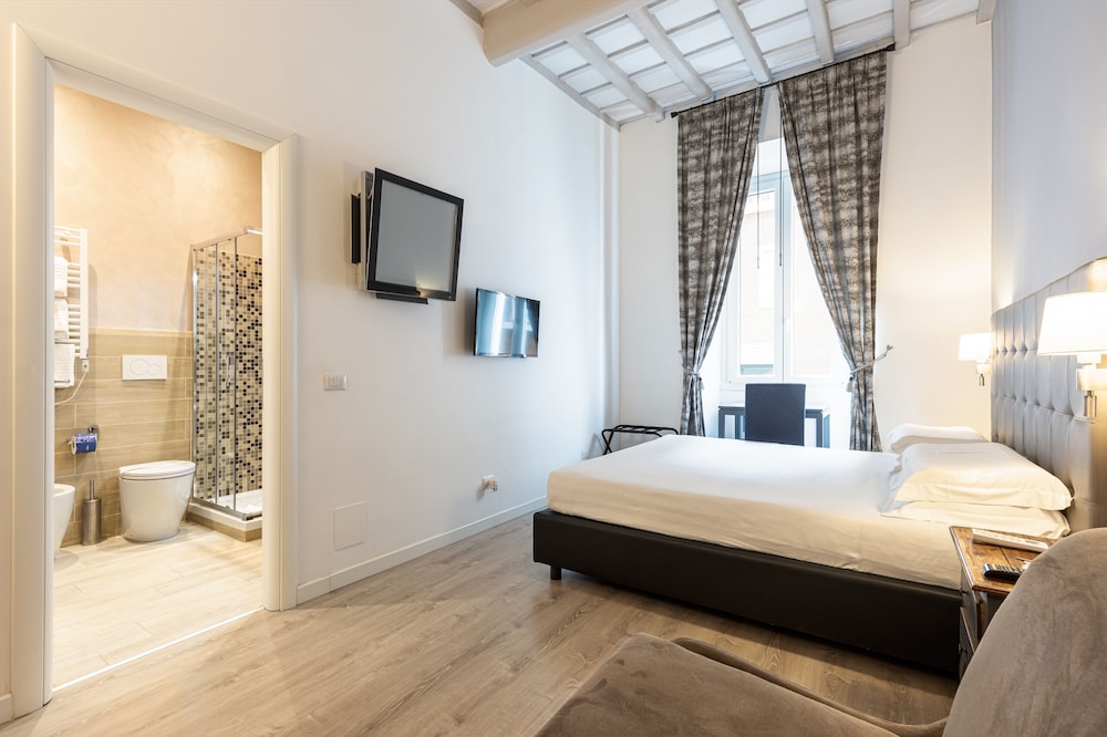 Spagna Boutique Luxury Suites 19/68