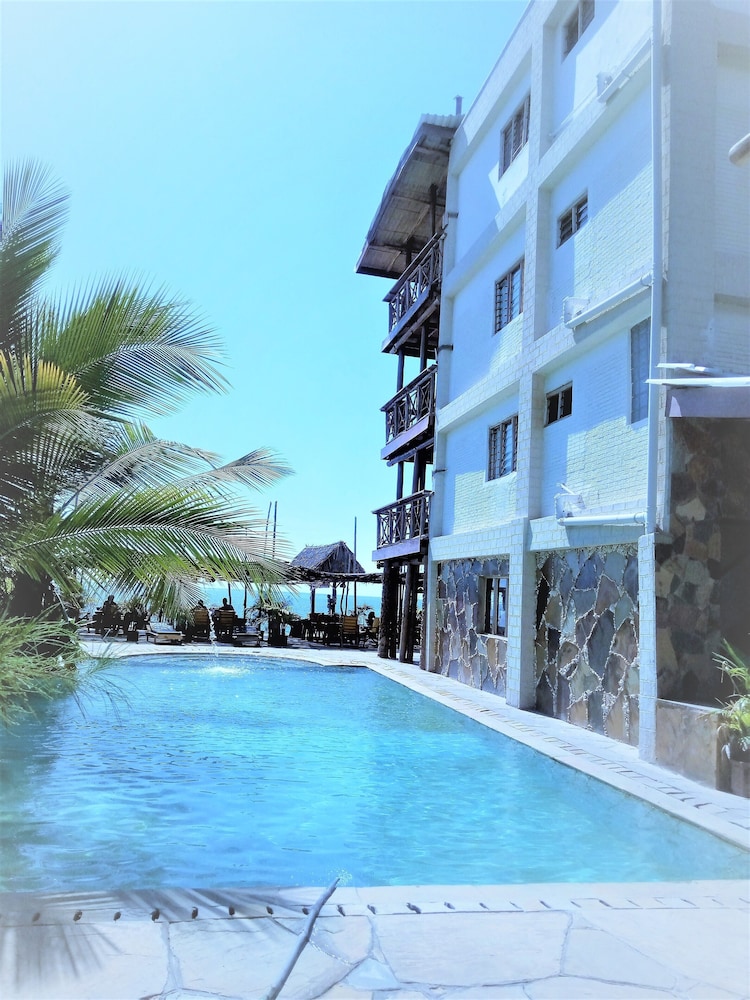 Ziwa Beach Resort 6/60