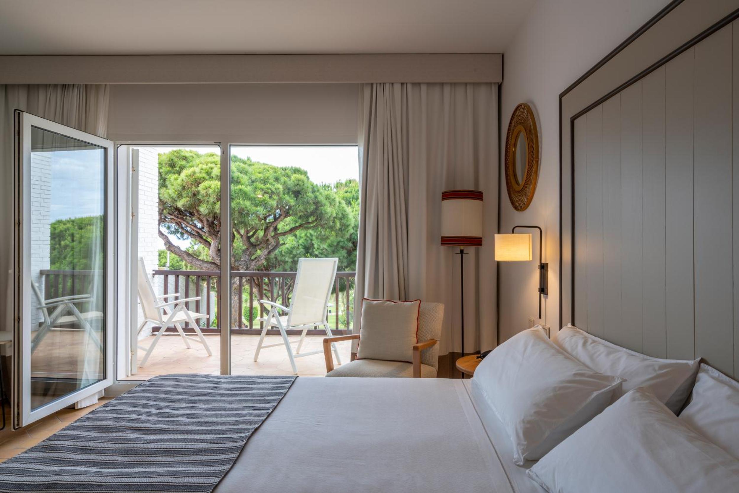 Room, Double Bed, Parador De Mazagon 4/10