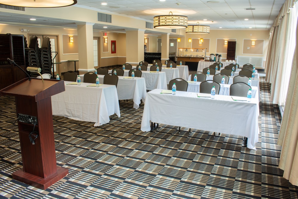 Executive Inn - Fort Lee 26/44