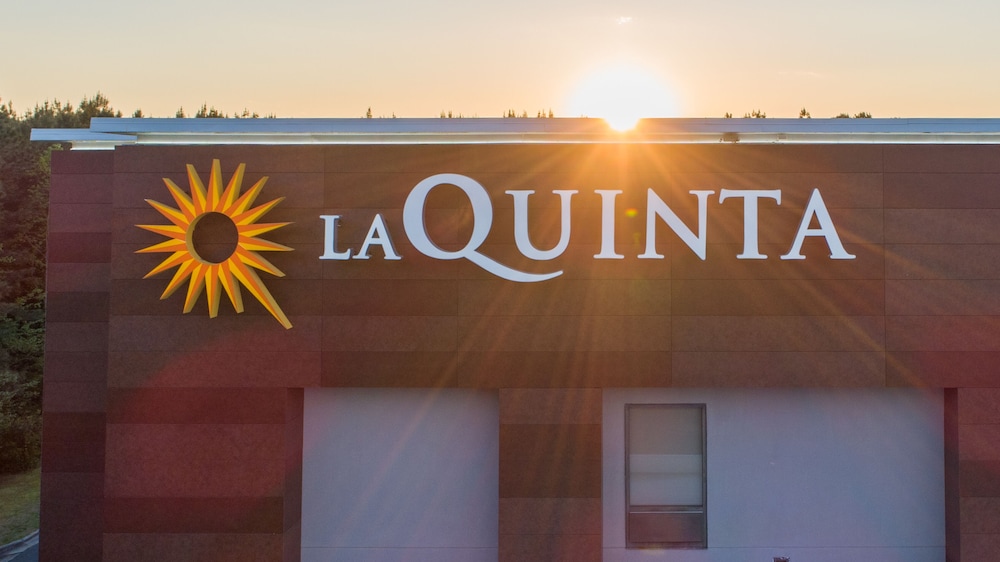 La Quinta Inn Suites By Wyndham Selma Smithfield I 95 4/45