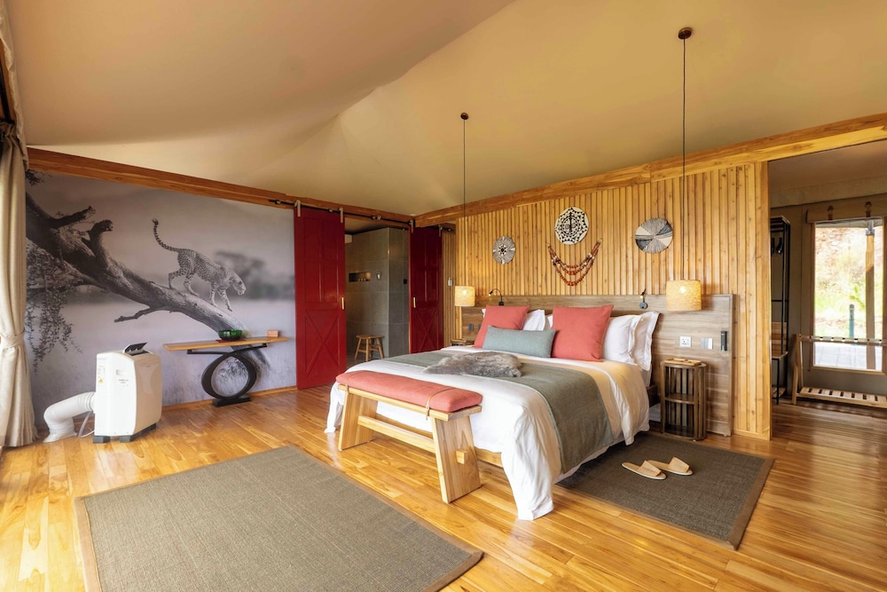 Neptune Serengeti Luxury Tented Camp 16/50
