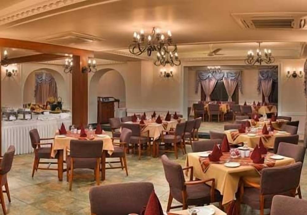 CAMA RAJPUTANA CLUB RESORT 12/17
