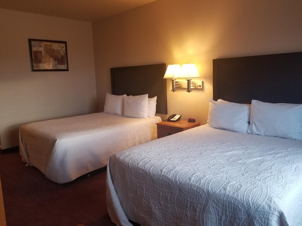 Grand View Inn And Suites 9/65