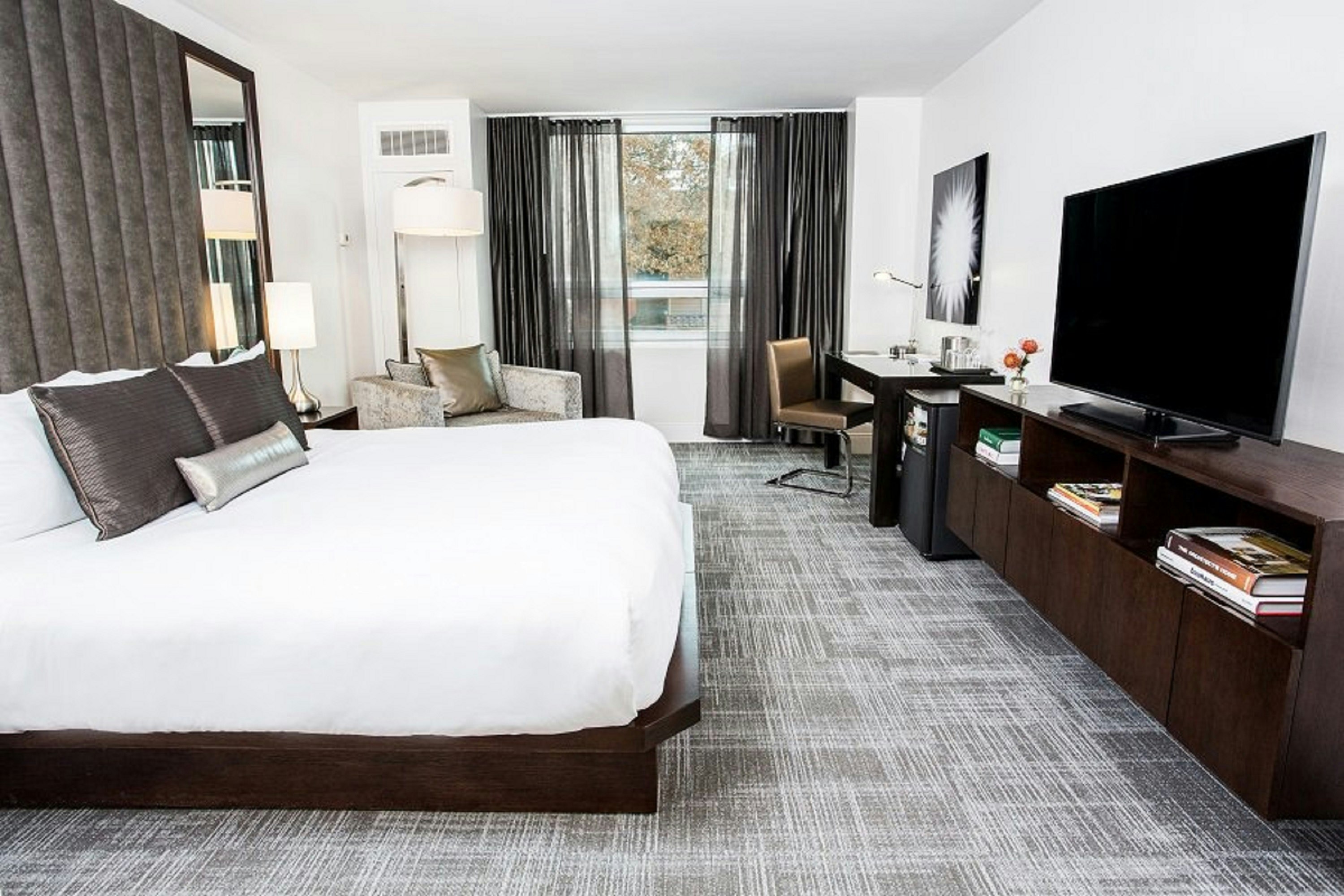 Graduate by Hilton Dallas 8/50