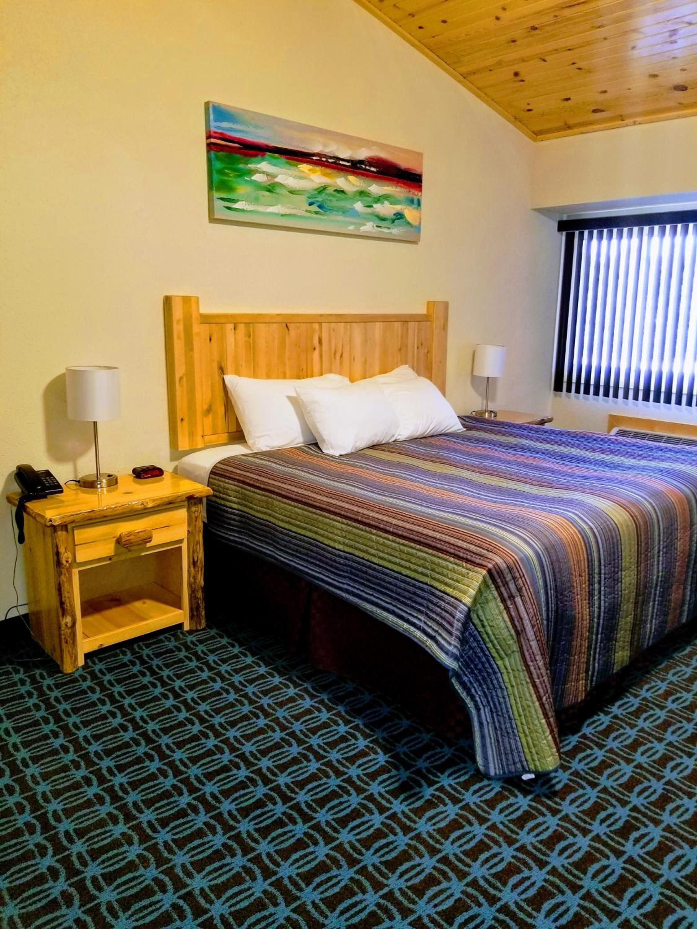 Round Barn Lodge 12/50