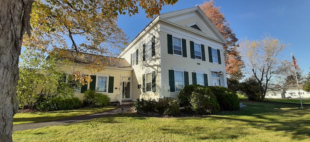 Strong House Inn 60/68