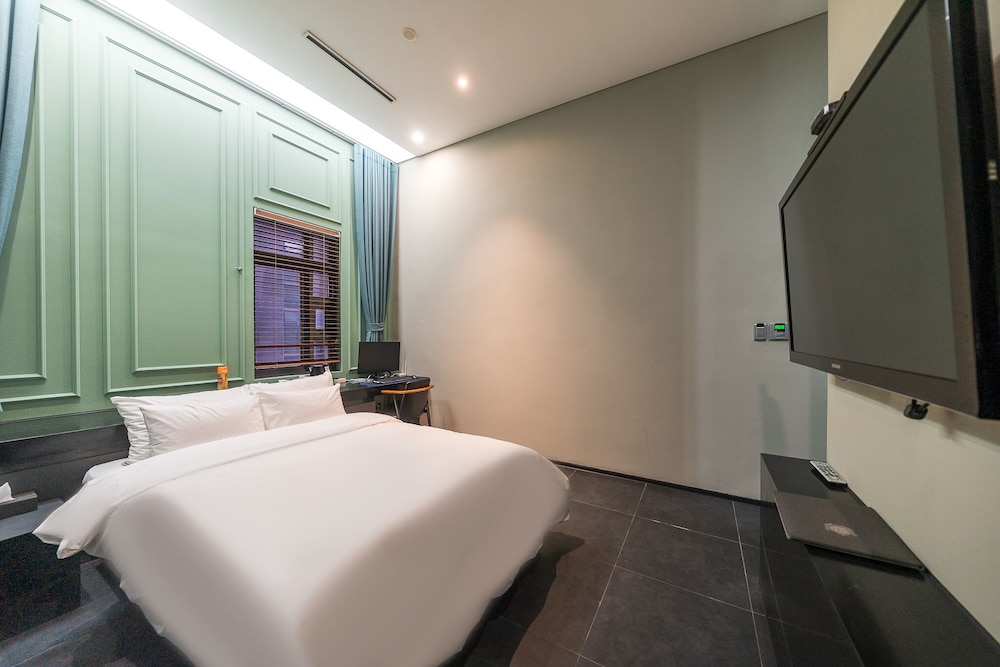 Starhills Hotel 30/74