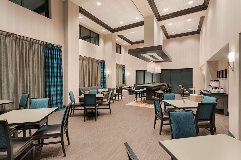 Hampton Inn Suites West Des Moines Sw Mall Area Ia 28/41