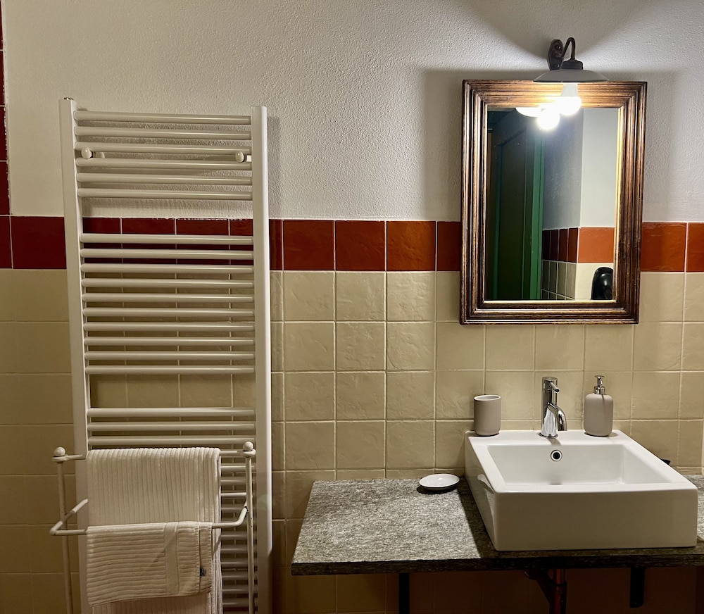 Le Serre Suites and Apartments 31/34
