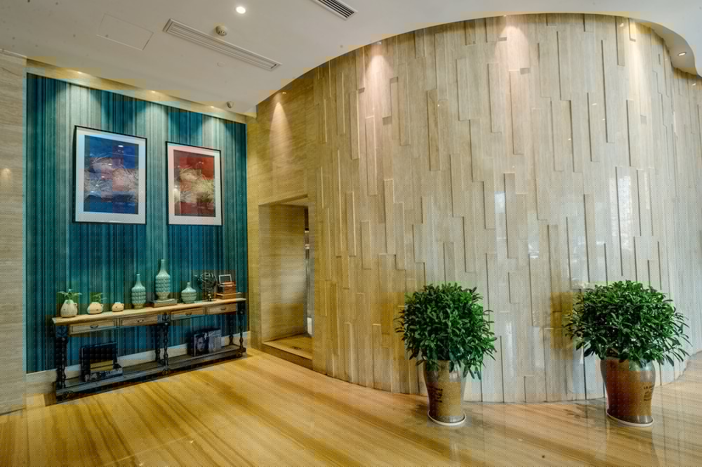 BYLAND WORLD HOTEL 37/50
