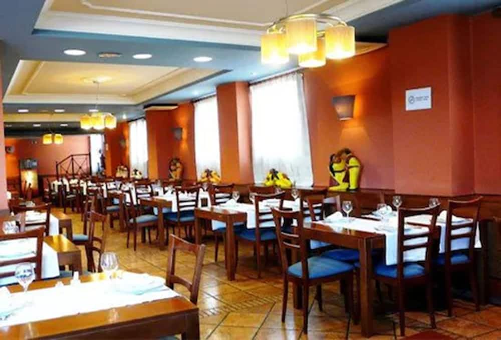 El Tollo Hotel Restaurante 22/40