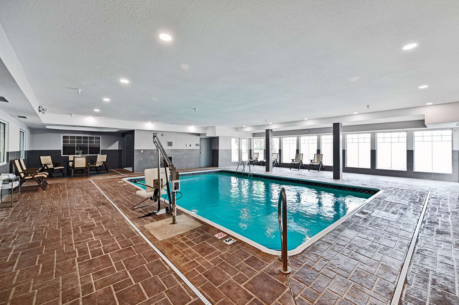 Country Inn Suites By Radisson Bloomington Normal Airport Il 14/29