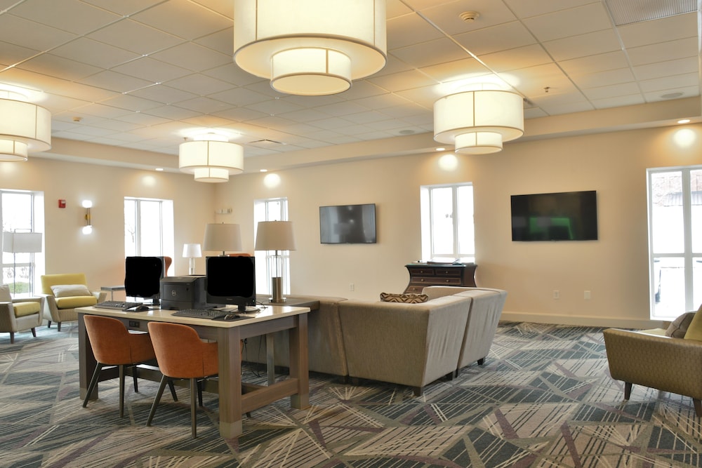 Holiday Inn Hotel and Suites Rochester Marketplace 38/64