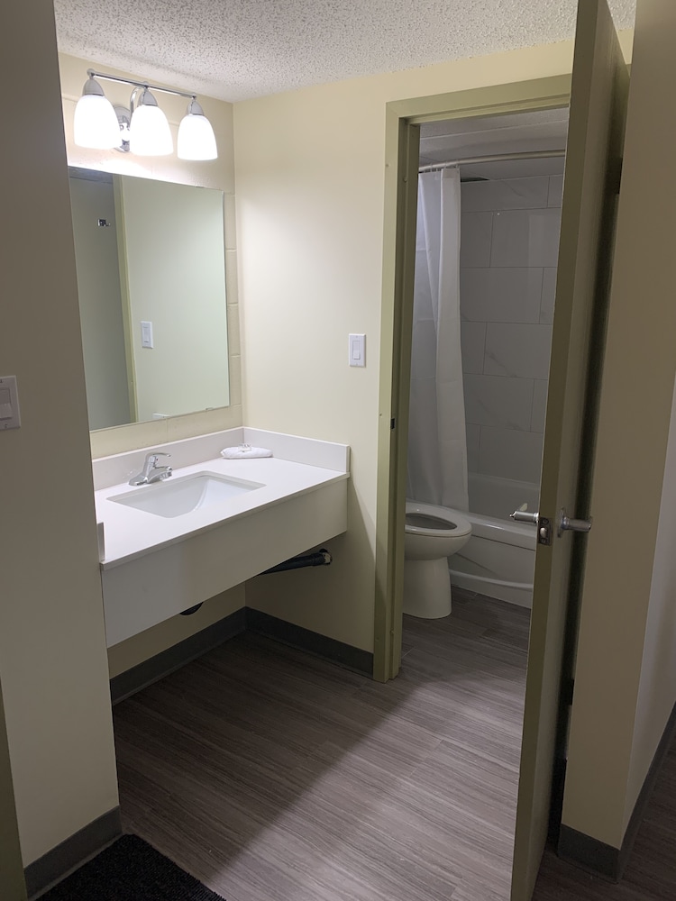 Fort St. John Motor Inn 47/50