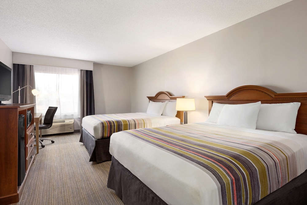 Country Inn and Suites by Radisson, Dahlgren-King George, VA 11/53