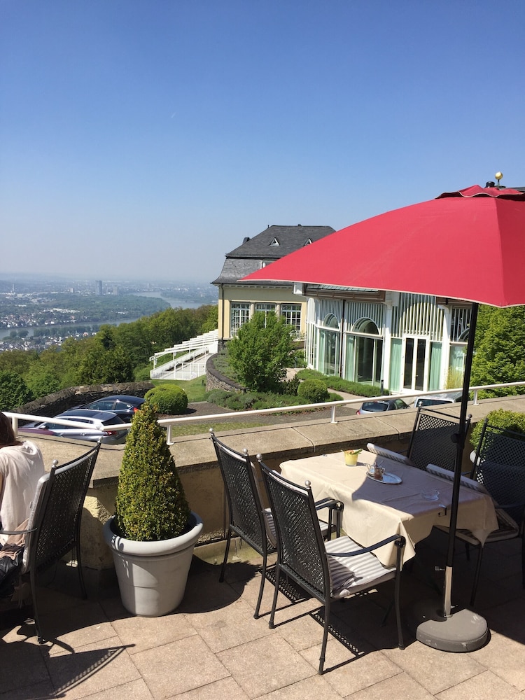 Steigenberger Grandhotel Petersberg 48/50