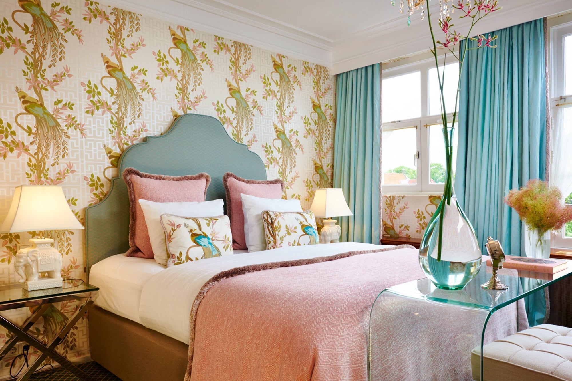 DELUXE, DOUBLE OR TWIN BED, CANAL VIEW