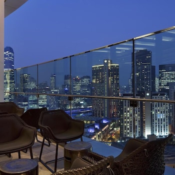 Crown Metropol Melbourne 13/18
