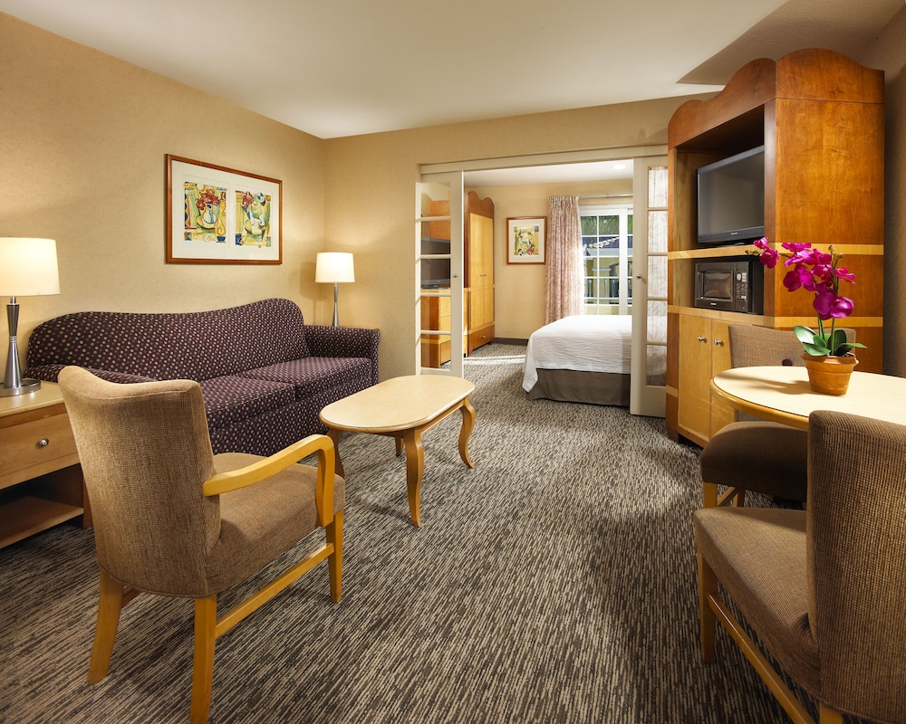 Anaheim Portofino Inn and Suites 24/30