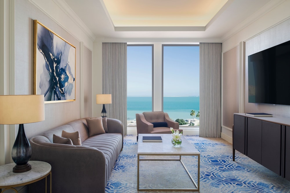 The St. Regis Doha 44/75