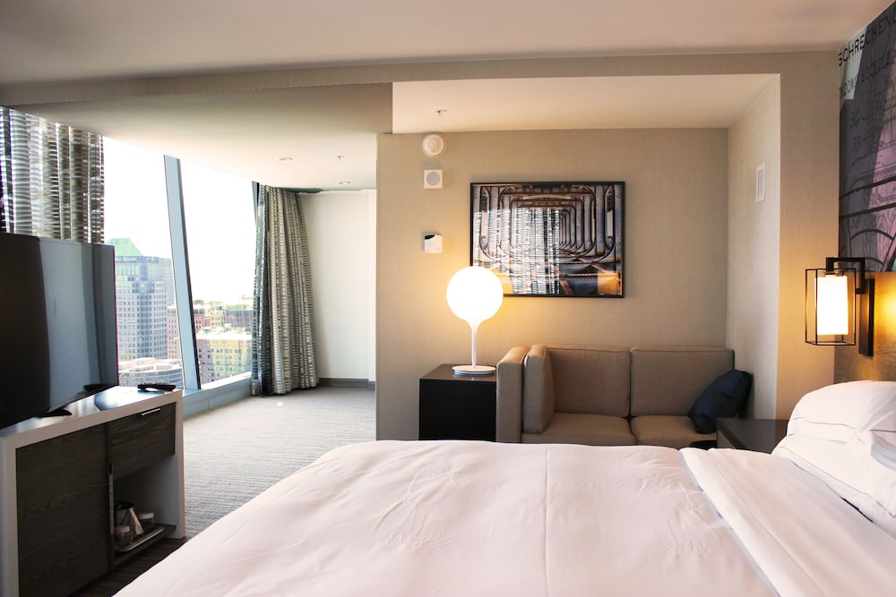 Hilton Cleveland Downtown 11/64