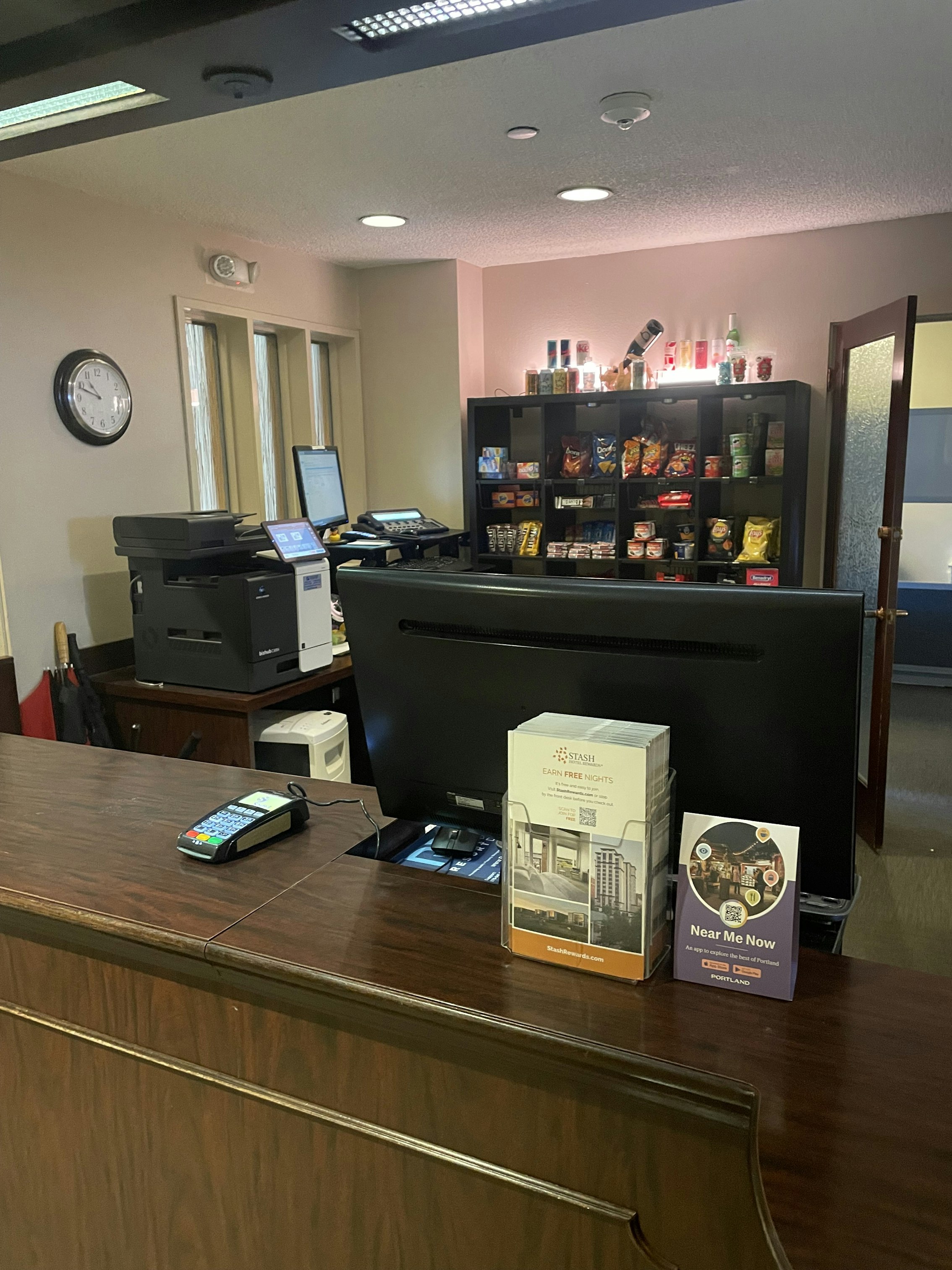 Mark Spencer Hotel 6/50