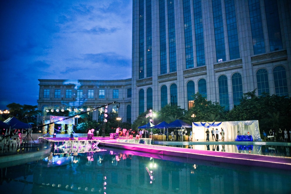 Gladden Hotel Jiangmen 3/61