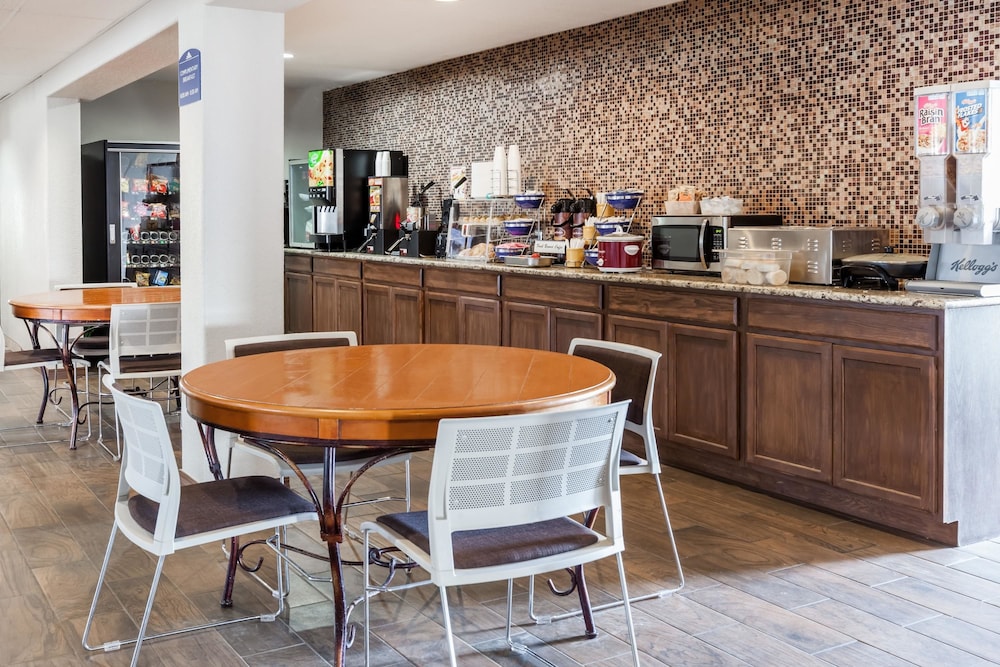 Microtel Inn Ardmore 13/16