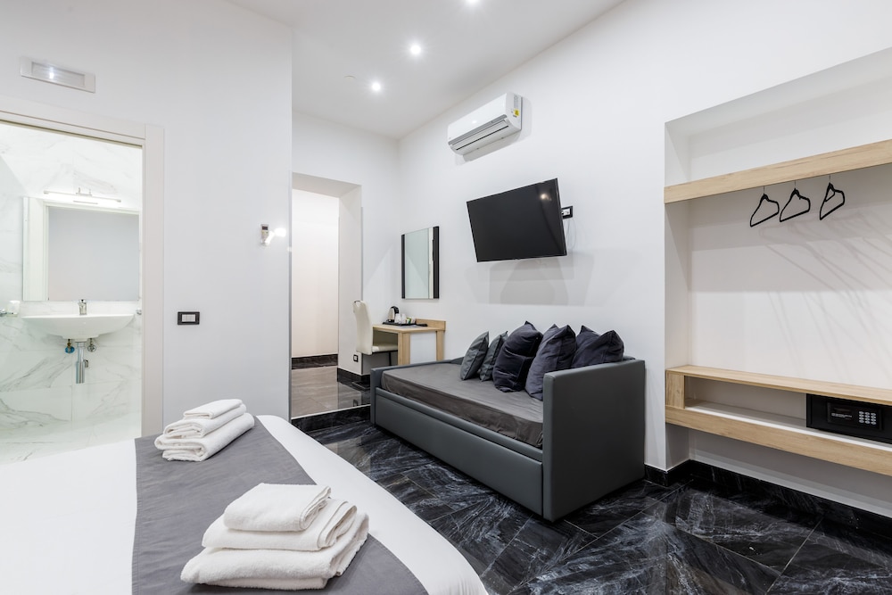 Hotel Bella Napoli Suites 50/67