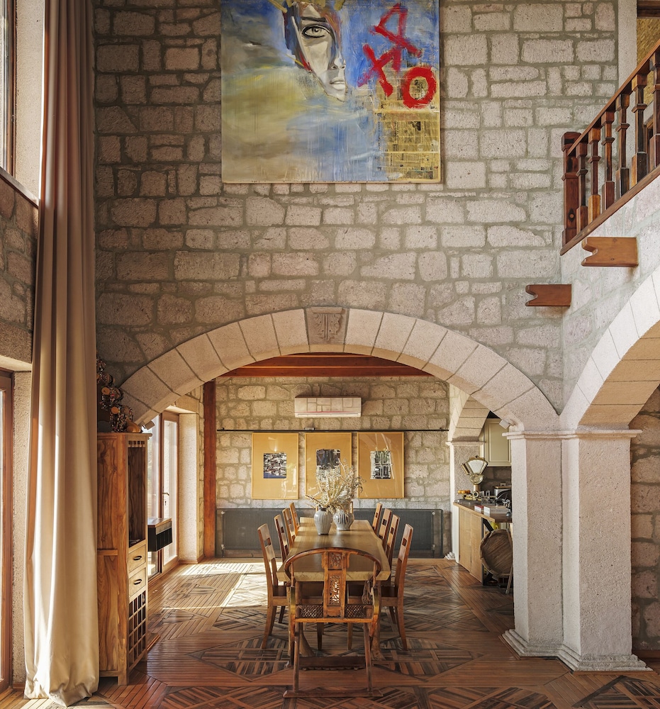Lobby at Simurg Inn, AYVACIK