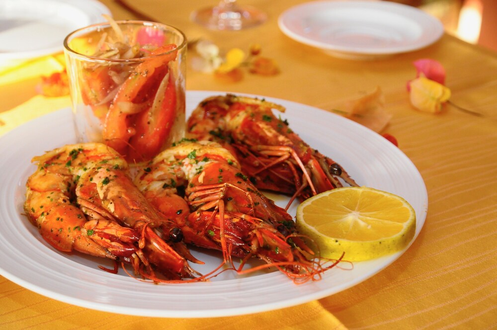 Leo S Beach Hotel Restaurant Adults Only 8/39