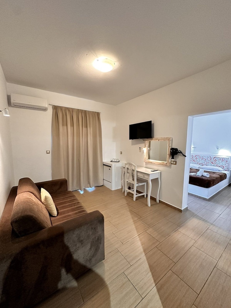 Olympic Hotel 43/56