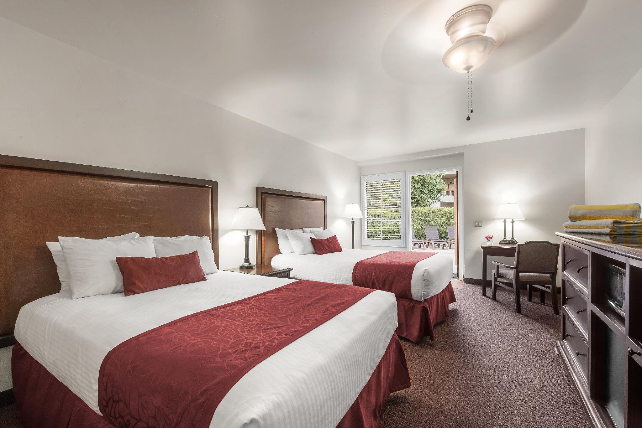 Classic, 2 Double Beds, Shared Patio
