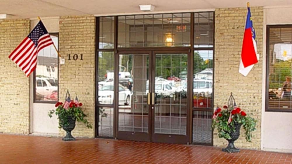 Mayfair Inn Williamston Hwy 64 7/50