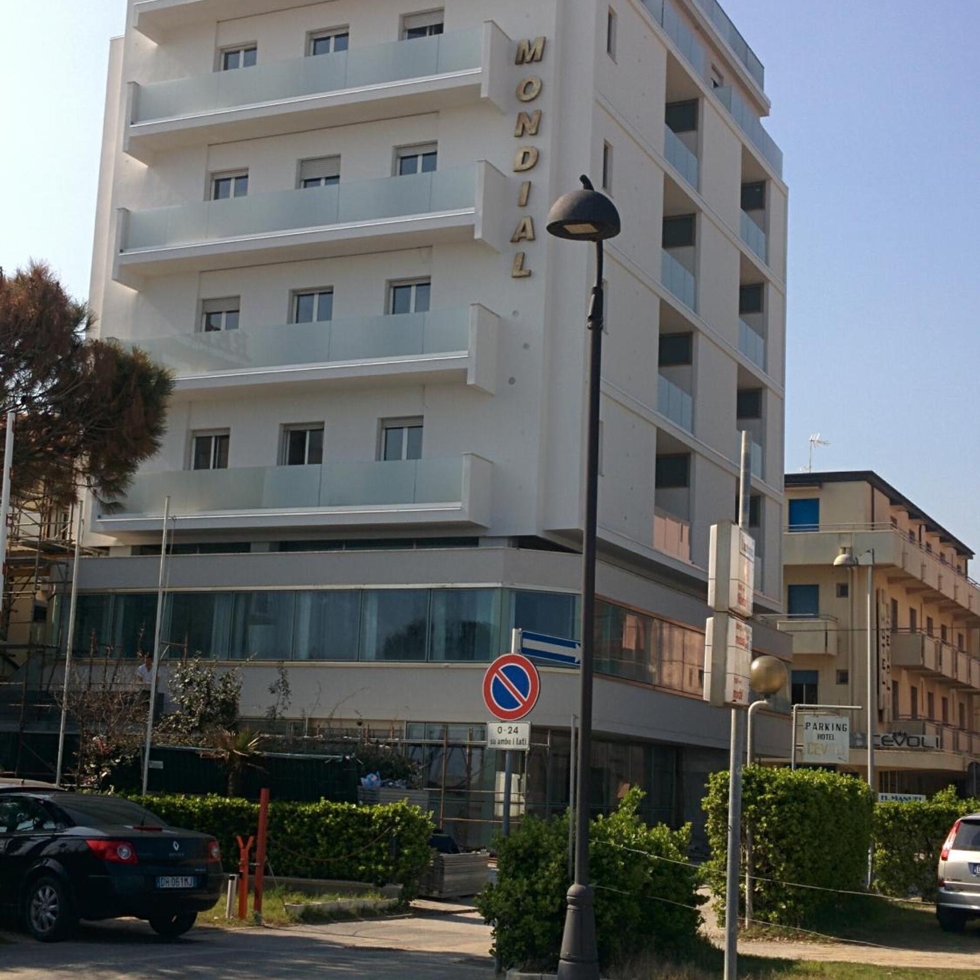 Hotel Mondial 38/48