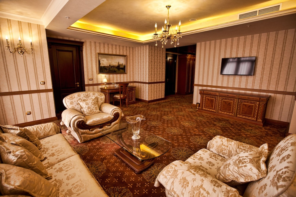 Multi Grand Hotel 40/68