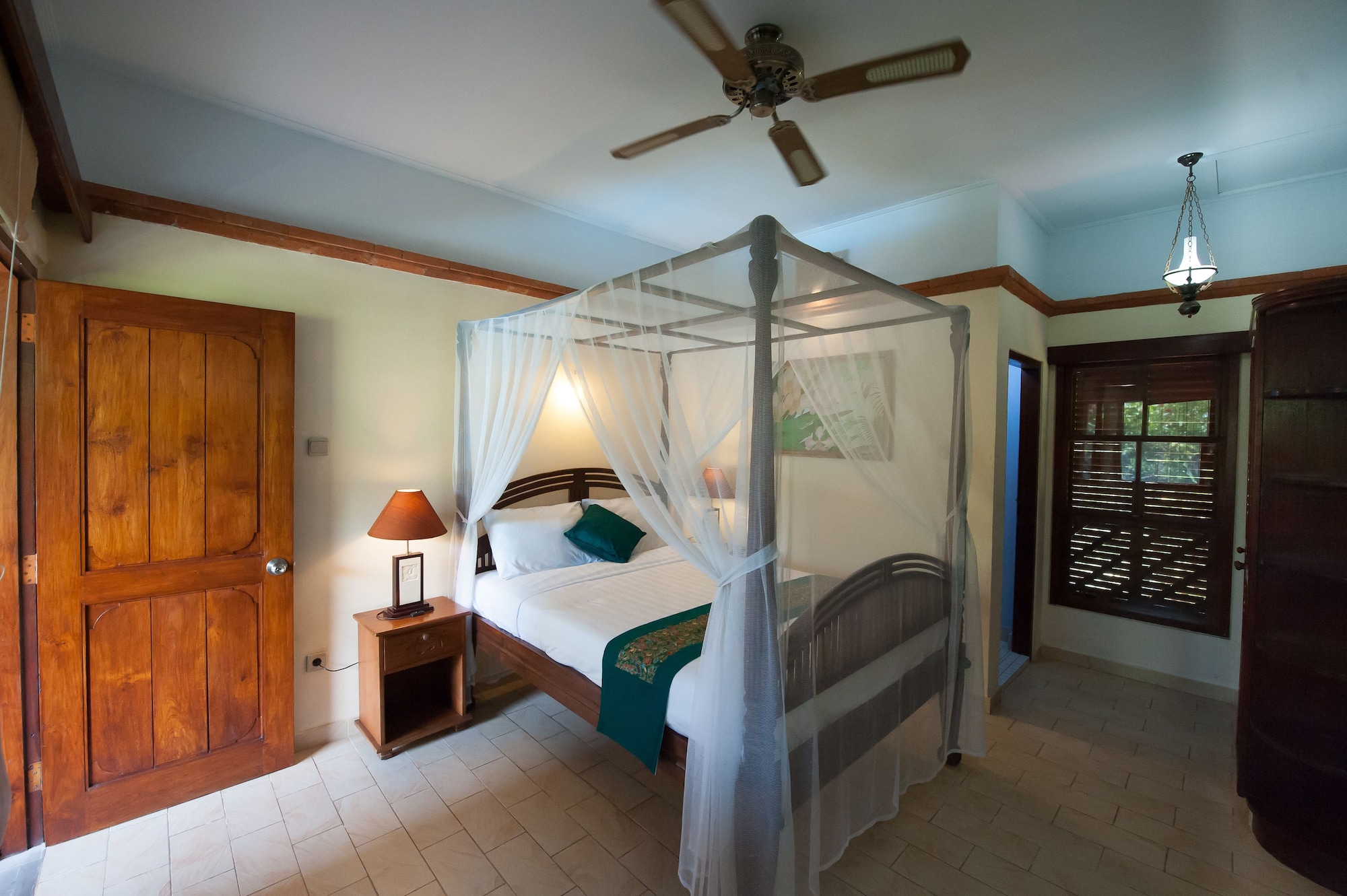 Lotus, Classic, Double Bed