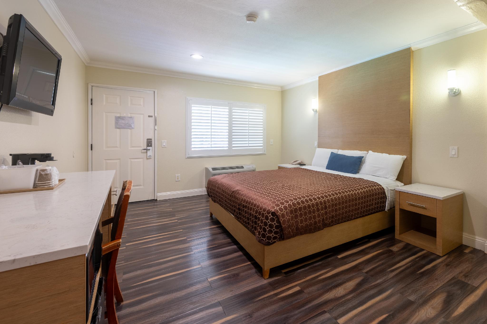 Preferred, King Bed