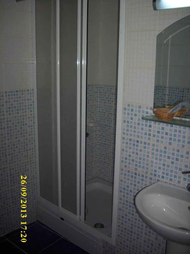Saray Hotel 45/47