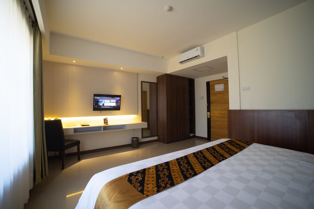 Luminor Hotel Banyuwangi Yos Sudarso 13/70